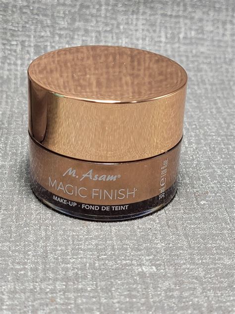 Get Ready to Be Amazed: Magic Finish Makeup Review